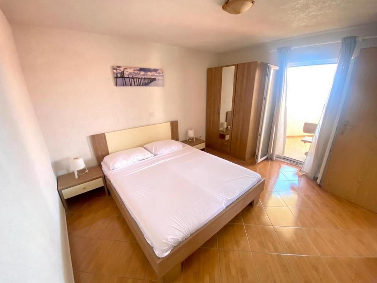 Seaside Secluded Apartments Cove Tvrdni Dolac, Hvar - 12655 Gdinj エクステリア 写真
