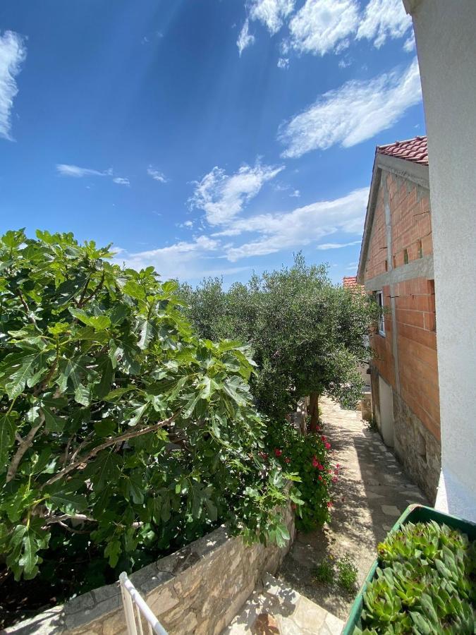 Seaside Secluded Apartments Cove Tvrdni Dolac, Hvar - 12655 Gdinj エクステリア 写真